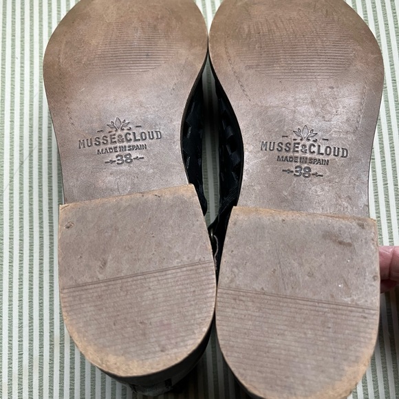 EUC. Musse & Cloud ankle bootie. - Picture 10 of 10